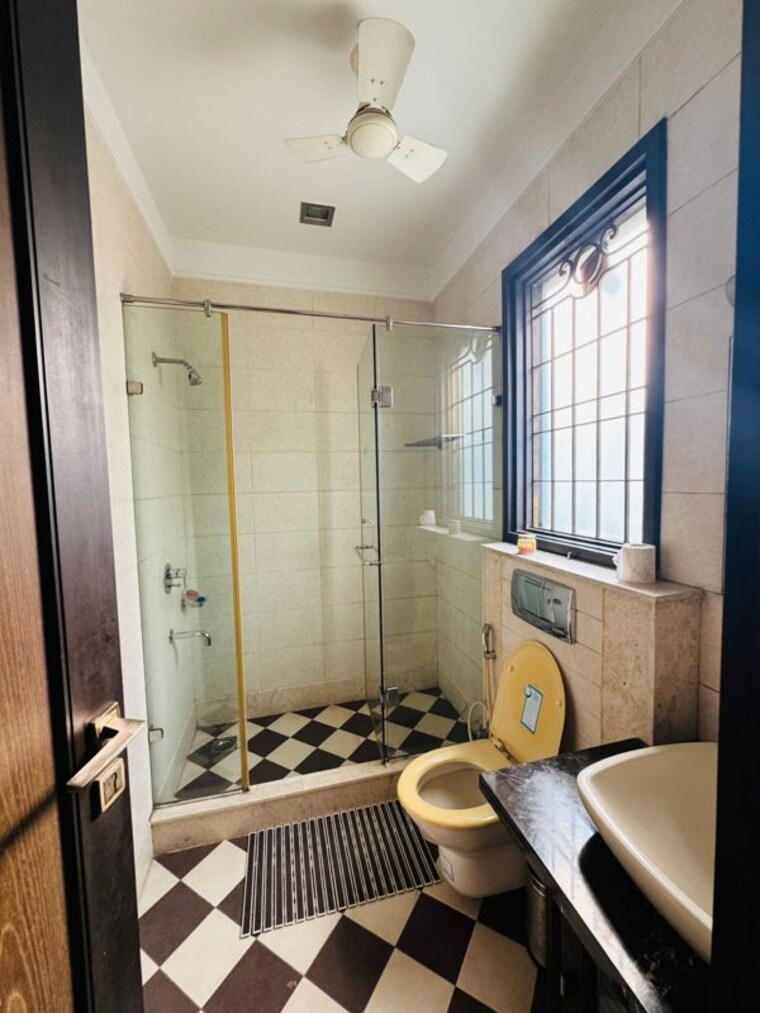Master Bedroom, saket 3 Bedroom 1600 Sq.Ft. Builder Floor In Saket Delhi 10103935