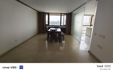 Room in 4 BHK Apartment at Panchshil One North, Magarpatta City – for Rent