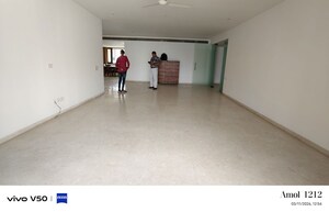 Room in 4 BHK Apartment at Panchshil One North, Magarpatta City – for Rent