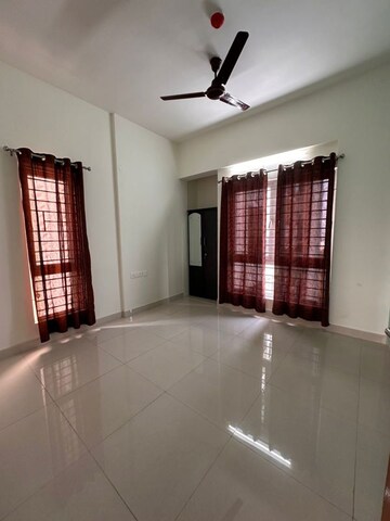 Room in 3 BHK Apartment at Rishi – for Rent