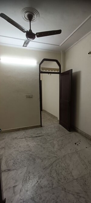 Room in 2 BHK Builder Floor at Sheikh Sarai – for Sale