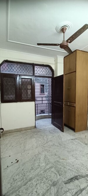 2 BHK Builder Floor For Sale in Sheikh Sarai
