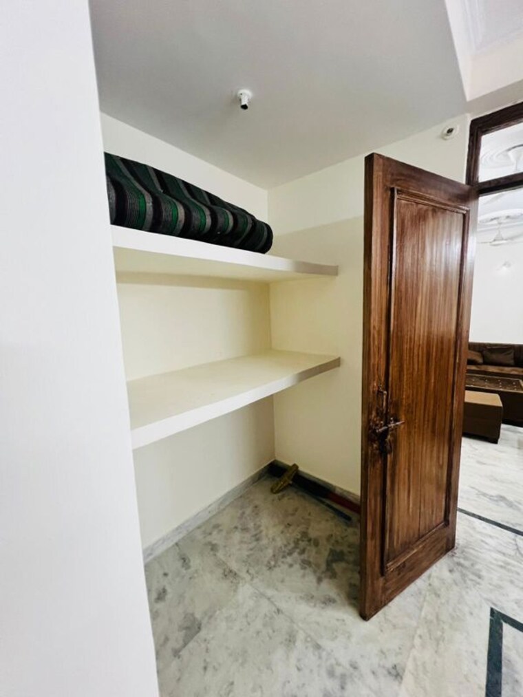 Room, saket 1 Bedroom 500 Sq.Ft. Apartment In Saket Delhi 10104000