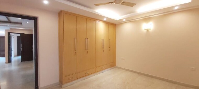 Room, new friends colony 3 Bedroom 1800 Sq.Ft. Builder Floor In New Friends Colony Delhi 10104066