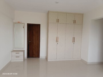 Room in 3 BHK Apartment at Mittal Elanza, Yelahanka – for Rent