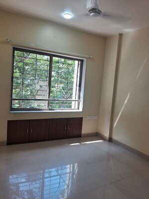 Room in 3 BHK Apartment at Fortaleza CHSL, Kalyani Nagar – for Rent