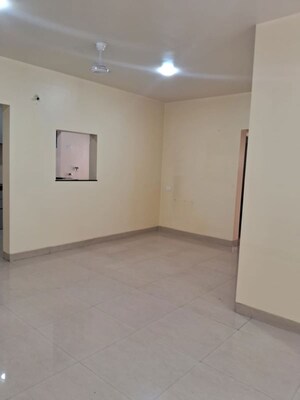 Room in 3 BHK Apartment at Fortaleza CHSL, Kalyani Nagar – for Rent