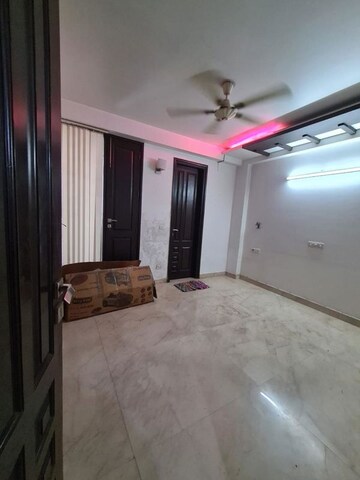 Room in 3 BHK Builder Floor at Saket – for Rent