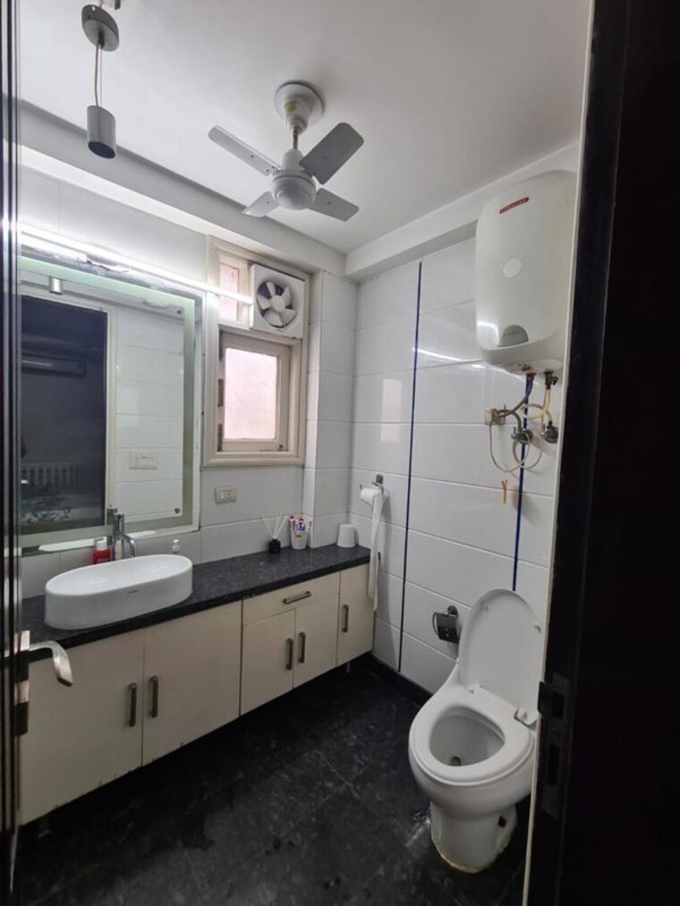 Master Bedroom, saket 3 Bedroom 1800 Sq.Ft. Builder Floor In Saket Delhi 10104096