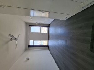 Room in 3.5 BHK Apartment at Ireo The Corridors, Sector 67a – for Sale