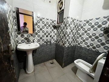 Master Bedroom in 1 BHK Apartment at Saket – for Rent