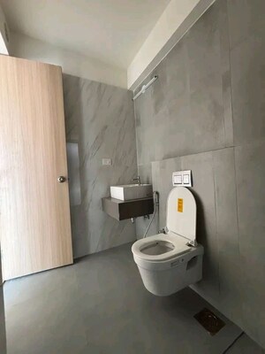 Bathroom in 4 BHK Apartment at Infinity Elina, Malad East – for Sale
