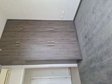 Furnished Amenities in 3.5 BHK Apartment at Ireo Uptown, Sector 66 – for Rent