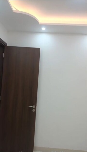 Room in 2 BHK Apartment at Sunteck City Avenue 4, Goregaon West – for Rent