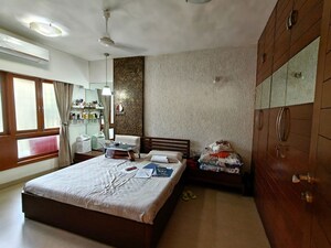 Bedroom in 2 BHK Apartment at Silver Breach Apartment, Juhu – for Rent