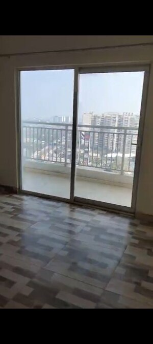 Room in 3 BHK Apartment at VVIP Mangal, Raj Nagar Extension – for Rent