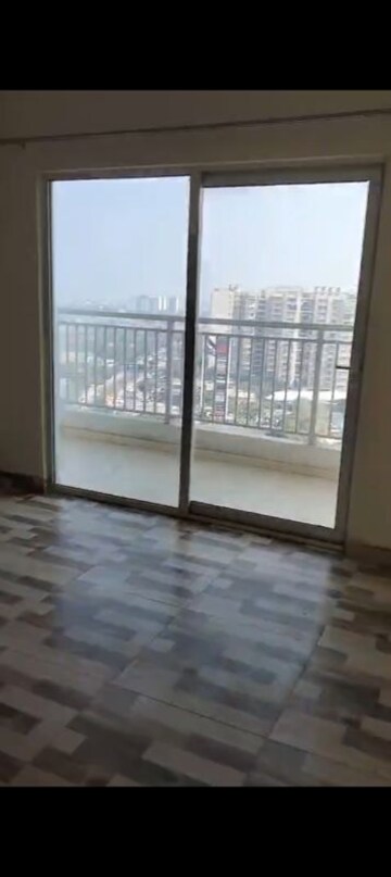 Room in 3 BHK Apartment at VVIP Mangal, Raj Nagar Extension – for Rent