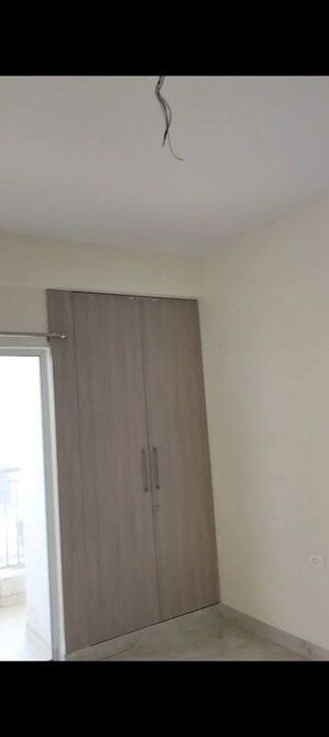 Room in 3 BHK Apartment at VVIP Mangal, Raj Nagar Extension – for Rent