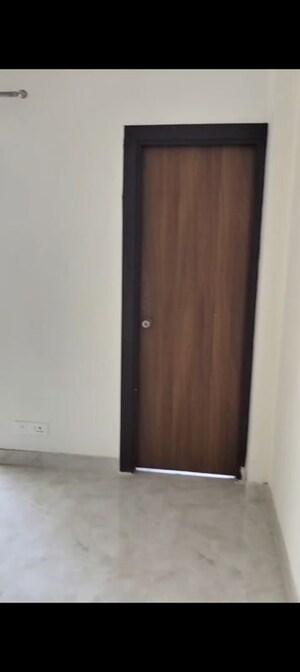 Room in 3 BHK Apartment at VVIP Mangal, Raj Nagar Extension – for Rent