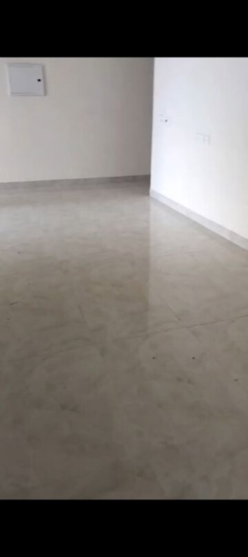 Room in 3 BHK Apartment at VVIP Mangal, Raj Nagar Extension – for Rent