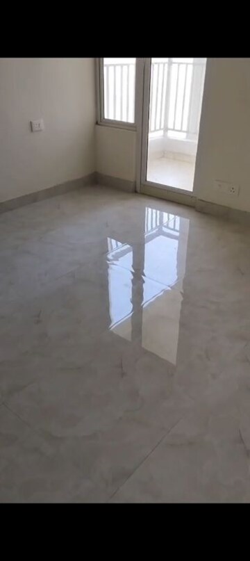 Room in 3 BHK Apartment at VVIP Mangal, Raj Nagar Extension – for Rent