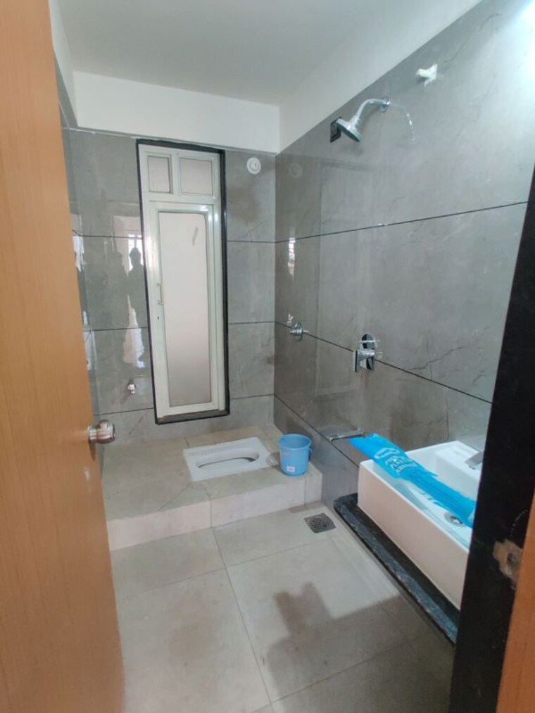 Bathroom, shree-sonigara-signature-park 2 Bedroom 780 Sq.Ft. Apartment In Wakad Pune 10104169
