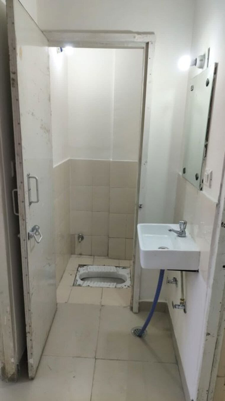 Bathroom, mahavir enclave 1 2 Bedroom 563 Sq.Ft. Builder Floor In Mahavir Enclave 1 Delhi 10104171