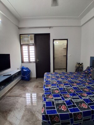 Bedroom in 1 BHK Builder Floor at Sector 52 – for Rent