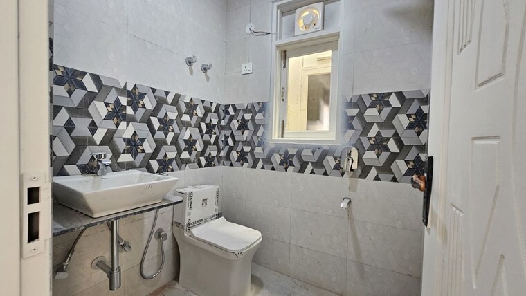 Bathroom, neb sarai 1 Bedroom 400 Sq.Ft. Builder Floor In Neb Sarai Delhi 10104256
