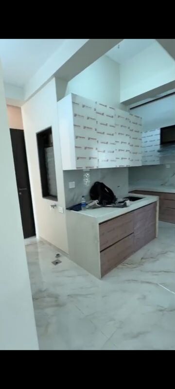 Master Bedroom in 2.5 BHK Apartment at Alamdar The Auro, Lower Parel – for Rent
