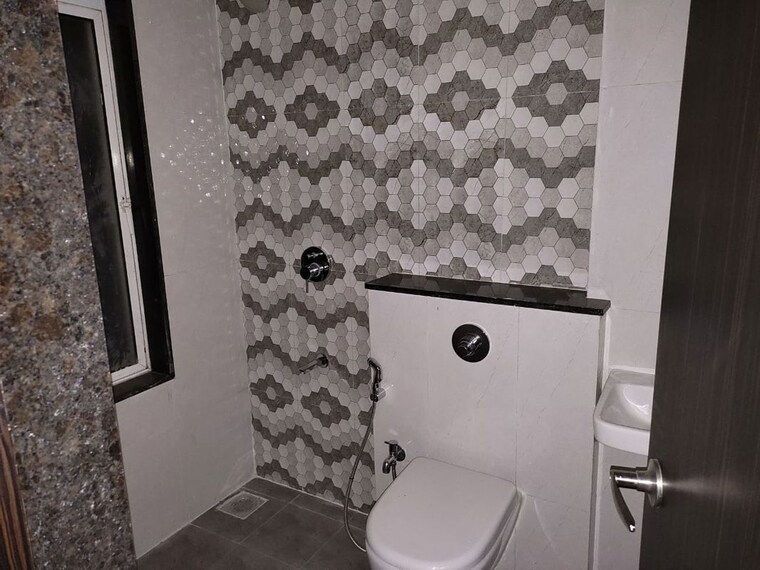 Bathroom, sheth-midori 2 Bedroom 738 Sq.Ft. Apartment In Dahisar East Mumbai 10104424