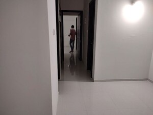 Room in 2 BHK Apartment at Sheth Midori, Dahisar East – for Rent