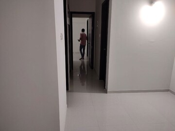 Room in 2 BHK Apartment at Sheth Midori, Dahisar East – for Rent