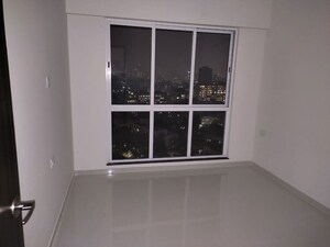 Room in 2 BHK Apartment at Sheth Midori, Dahisar East – for Rent
