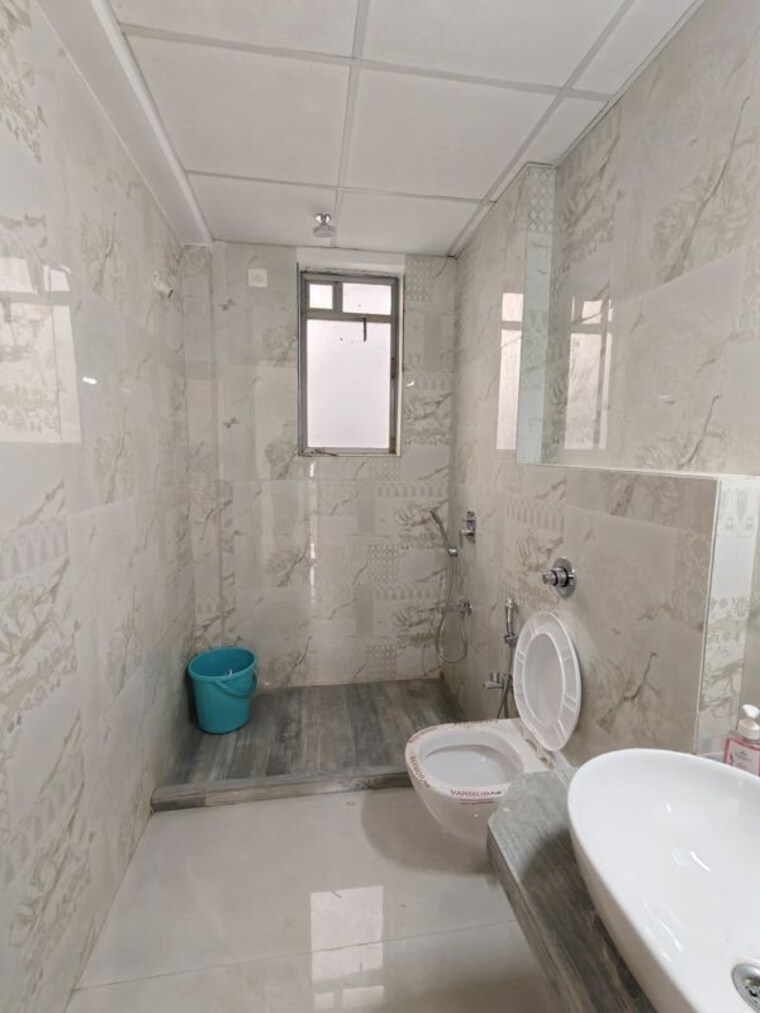 Bathroom, sindhi-society 3 Bedroom 1430 Sq.Ft. Apartment In Chembur Mumbai 10104417