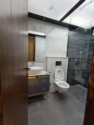 Bathroom in 4 BHK Apartment at Kandivali West – for Rent