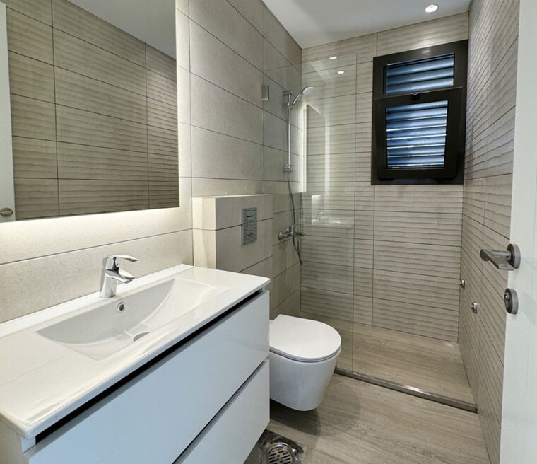 Bathroom, kandivali west 4 Bedroom 2200 Sq.Ft. Apartment In Kandivali West Mumbai 10104480