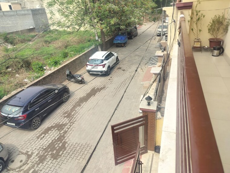 Balcony, patiala road 6 Bedroom 2400 Sq.Ft. Independent House In Patiala Road Zirakpur 10104914