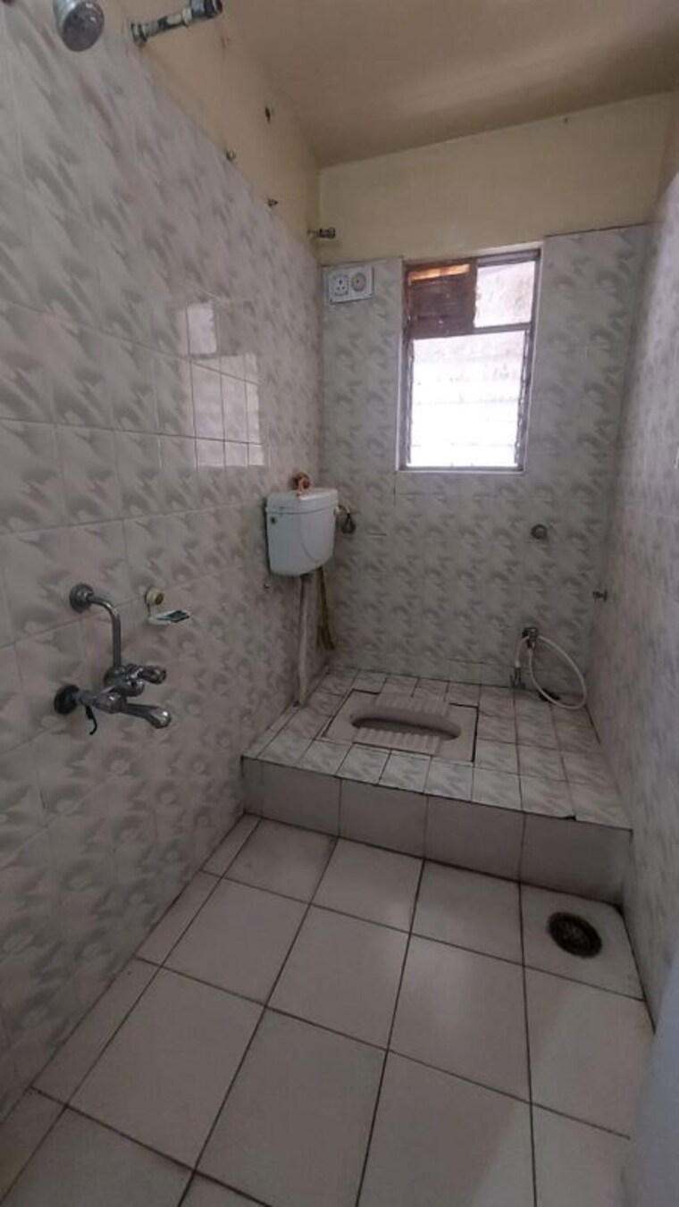 Bathroom, baner 2 Bedroom 1050 Sq.Ft. Apartment In Baner Pune 10104938