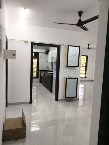 Room in 3 BHK Apartment at Vile Parle West – for Rent
