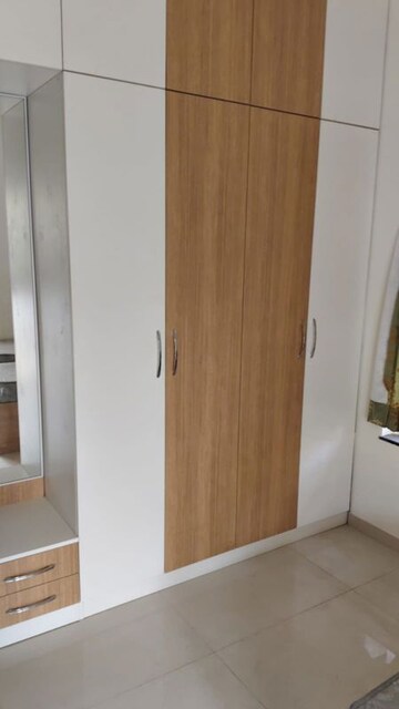 Room in 3 BHK Apartment at Kothrud – for Rent