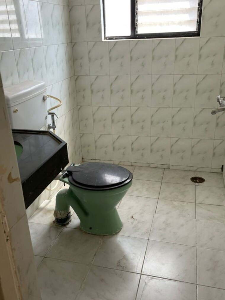 Bathroom, ganga-hamlet 3 Bedroom 1800 Sq.Ft. Apartment In Viman Nagar Pune 10104942