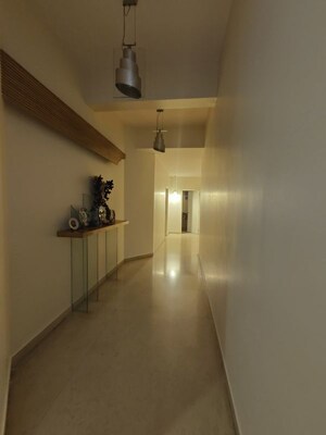 Room in 4 BHK Apartment at Indiranagar – for Rent