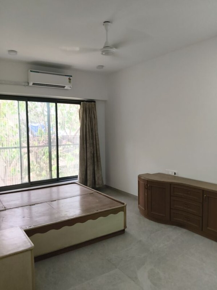 Room, vile parle west 3 Bedroom 1200 Sq.Ft. Apartment In Vile Parle West Mumbai 10105147