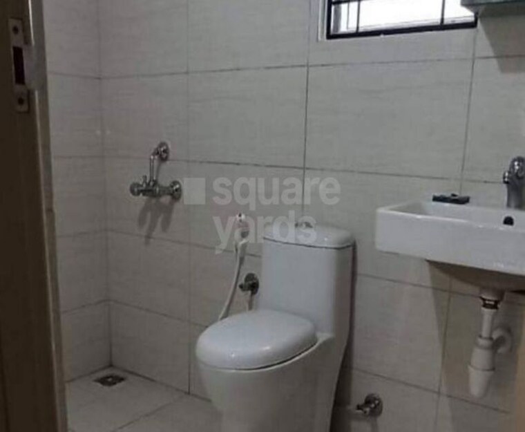 Bathroom, mansarover garden 2 Bedroom 123 Sq.Yd. Builder Floor In Mansarover Garden Delhi 10104876