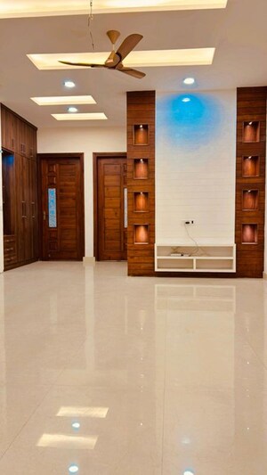 Living Room in 2 BHK Builder Floor at Aerocity – for Rent