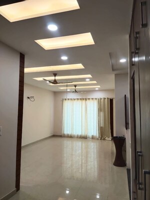 Room in 2 BHK Builder Floor at Aerocity – for Rent