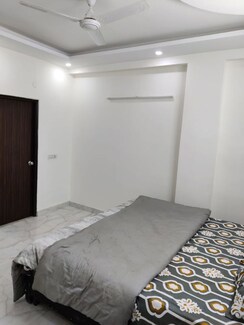 3 BHK Builder Floor For Sale in Chattarpur