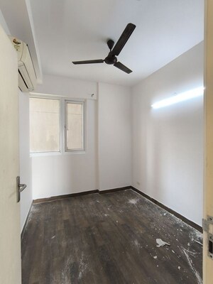 Room in 3 BHK Apartment at Conscient Heritage Max, Sector 102 – for Rent