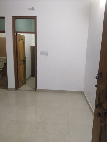 Room in 1 RK Builder Floor at Gomti Nagar – for Rent